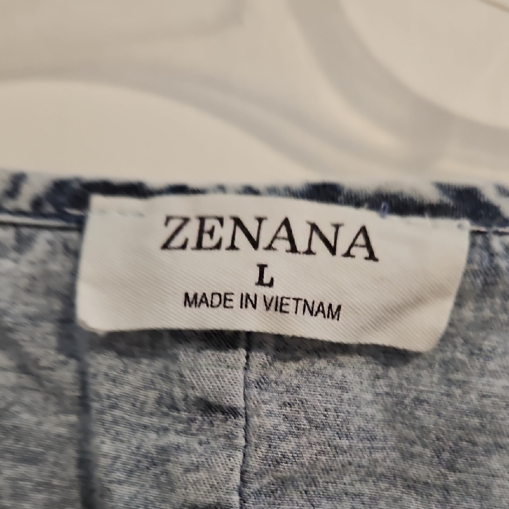 Zenana Outfitters Light Blue Denim-Look Top Size Large - Picture 3 of 5